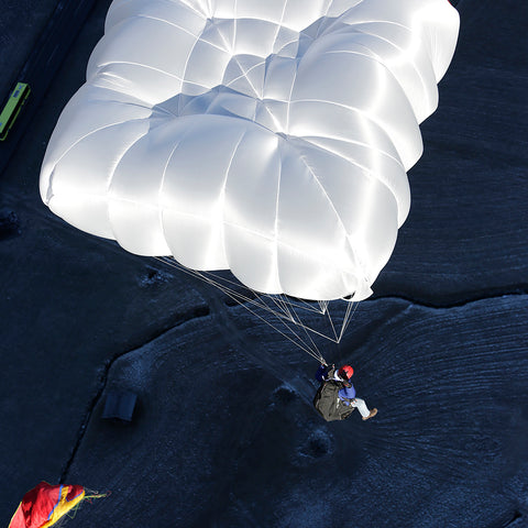 Bas De Survêtement Parachute Bleu Marine À Liserés Et Cordons Bas De Survêtement Parachute Bleu Marine À Liserés Et Cordons